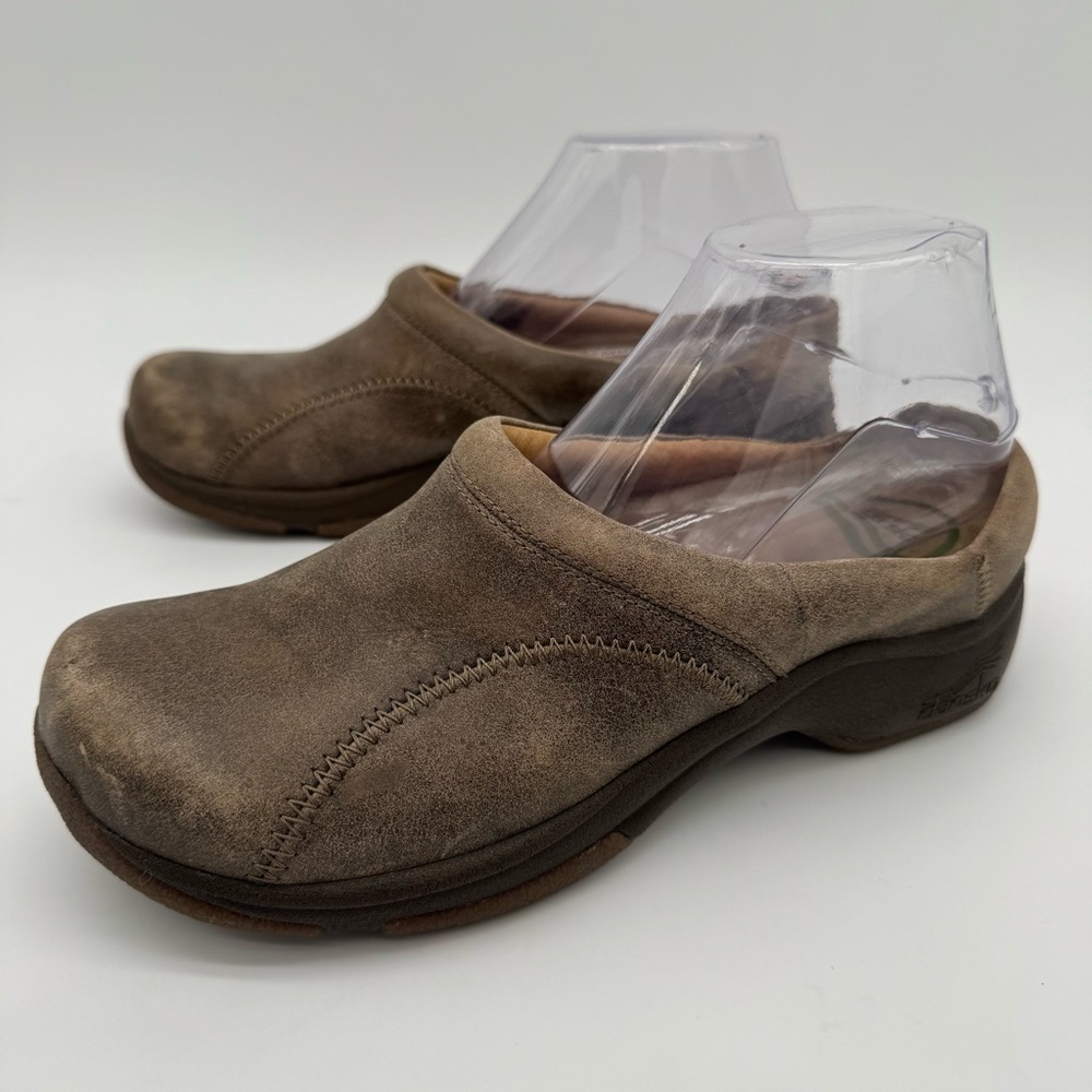 Dansko Kari Distressed Leather Brown Slip On Mule Clog Size EU 39/US 8.5-9